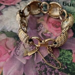 ❤️Vintage MONET Domed Link Gold Tone Bracelet Chain and Clasp Closure